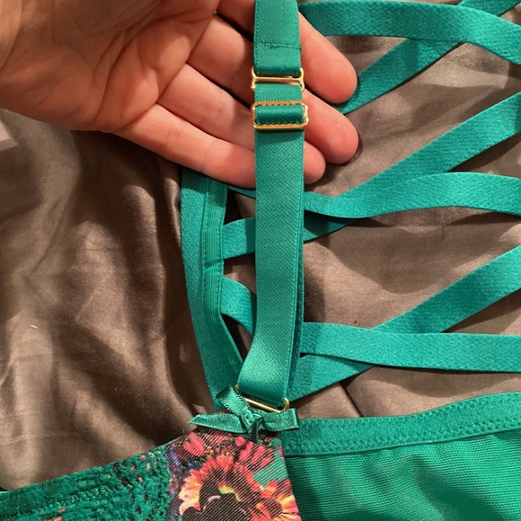 Cacique Seriously Sexy Boost Plunge front closure bra 38DD - Picture 7 of 9